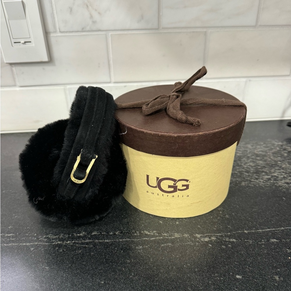 Vintage UGG Australia earmuffs NWOT
